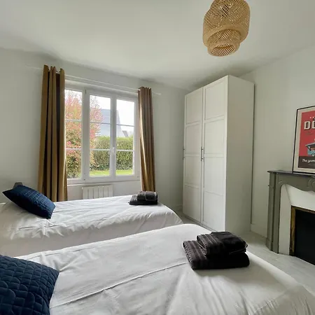 La Maison Des Declos Avec Parking Prive Holiday home