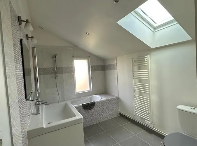 La Maison Des Declos Avec Parking Prive Holiday home