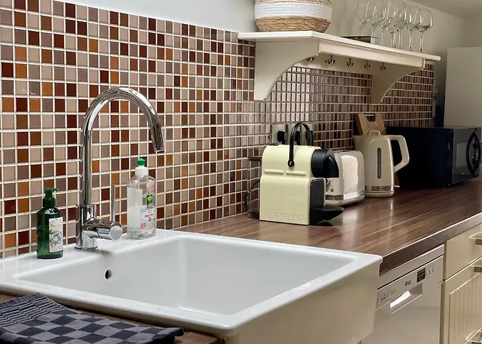 La Maison Des Declos Avec Parking Prive Holiday home Bayeux